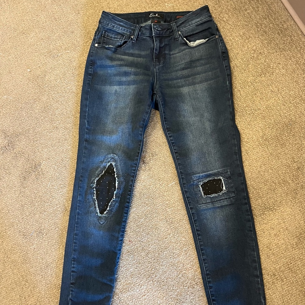 Skinny ankle Earl jeans size 6 petite black w embellished knees.